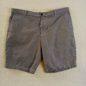 Dockers Shorts Mens 42 Flat Front Seersucker Blue White Striped‎ Cotton
